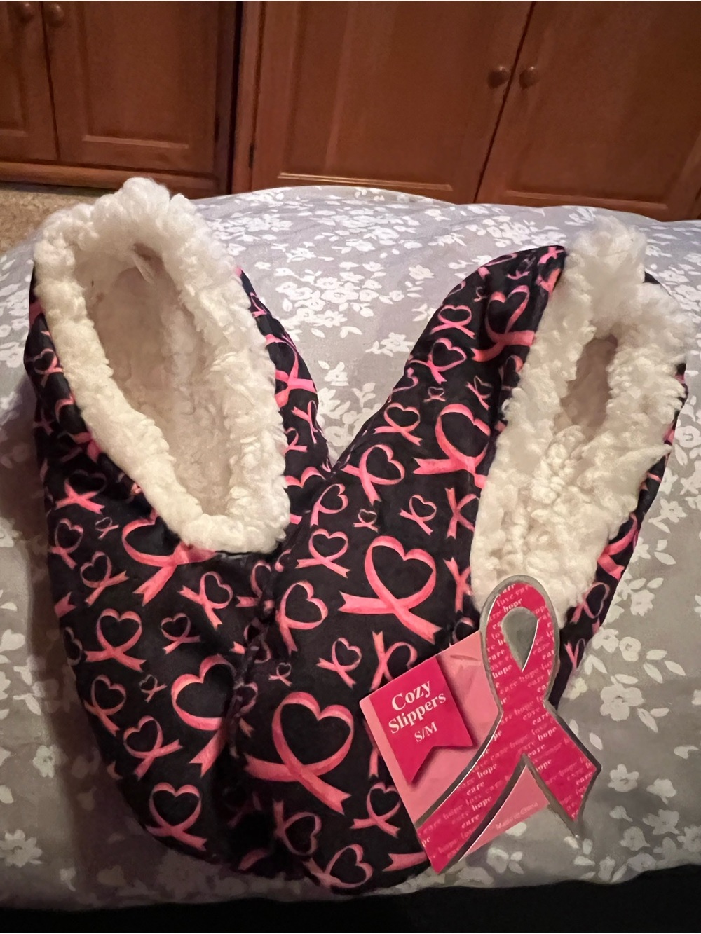Horizon of Hope S/M Grip Faux Fur Slippers, Fits Women Shoe Size 5-7, new/tag